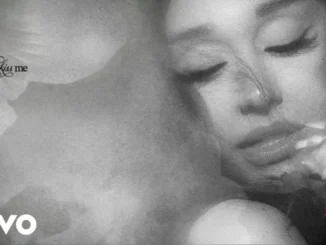 Ariana Grande - kiss me lyrics